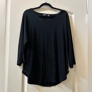 Chico’s Travelers Collection Black Scoop Neck Tunic Top. 3/4 sleeve. Made in USA